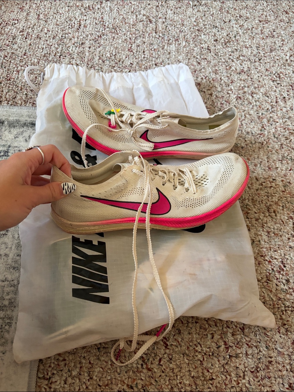 Nike Women’s Cream Knit Running Shoes Dragon Fly